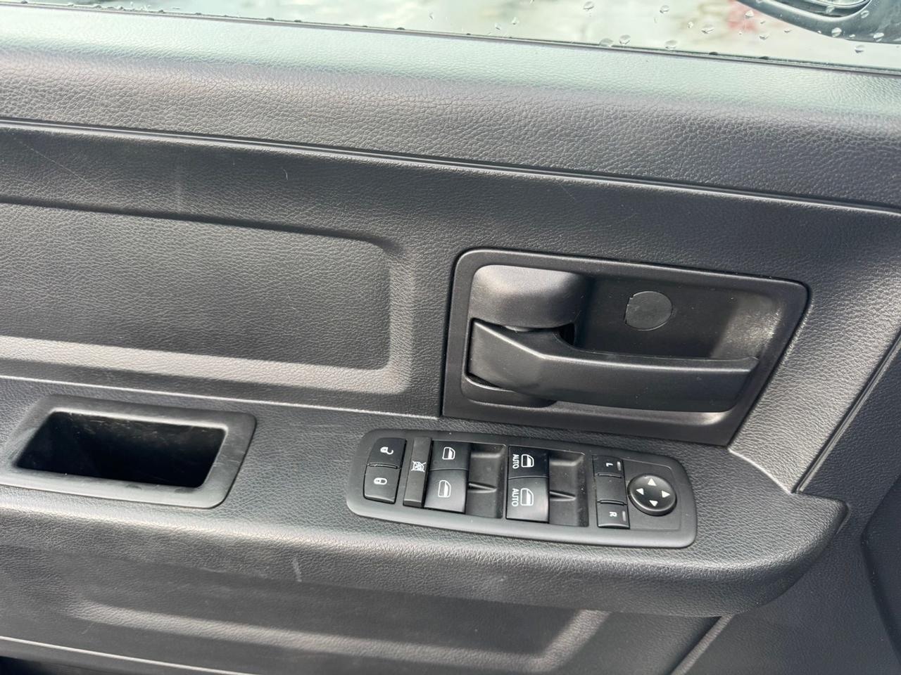 2017 RAM 1500 TRADESMAN Photo