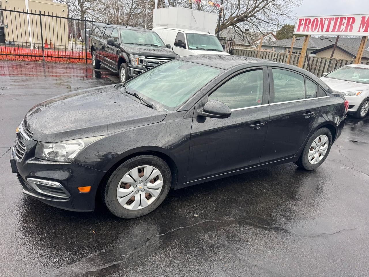 2015 Chevrolet Cruze 1LT Photo0