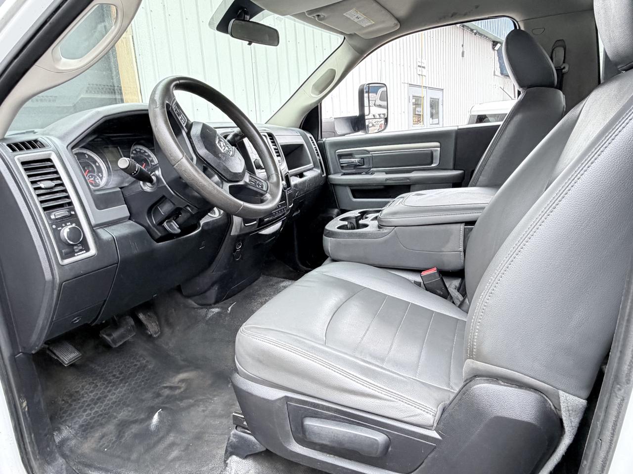 2016 RAM 5500 ST REGULAR CAB - CHASSIS BED Photo