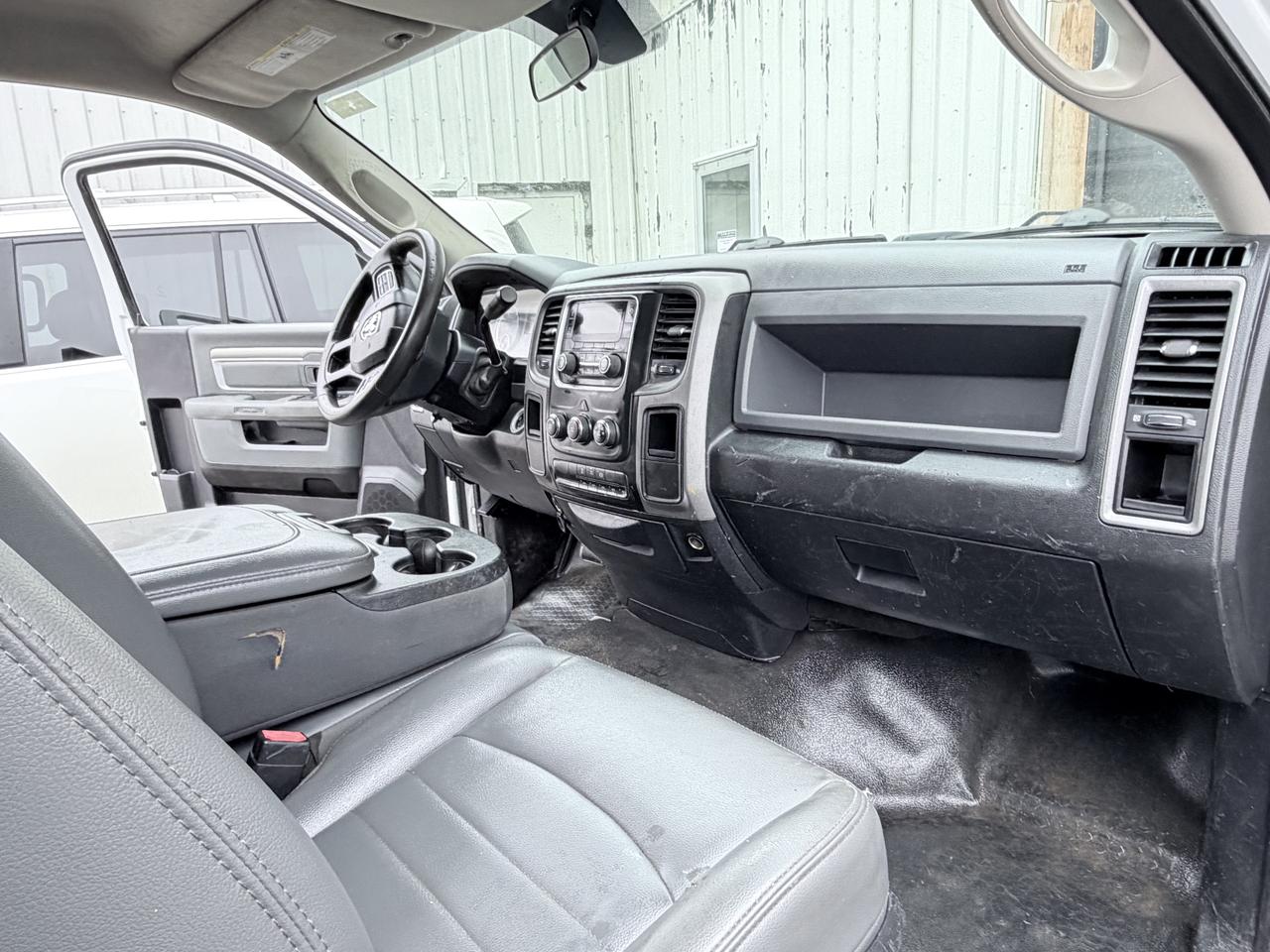 2016 RAM 5500 ST REGULAR CAB - CHASSIS BED Photo