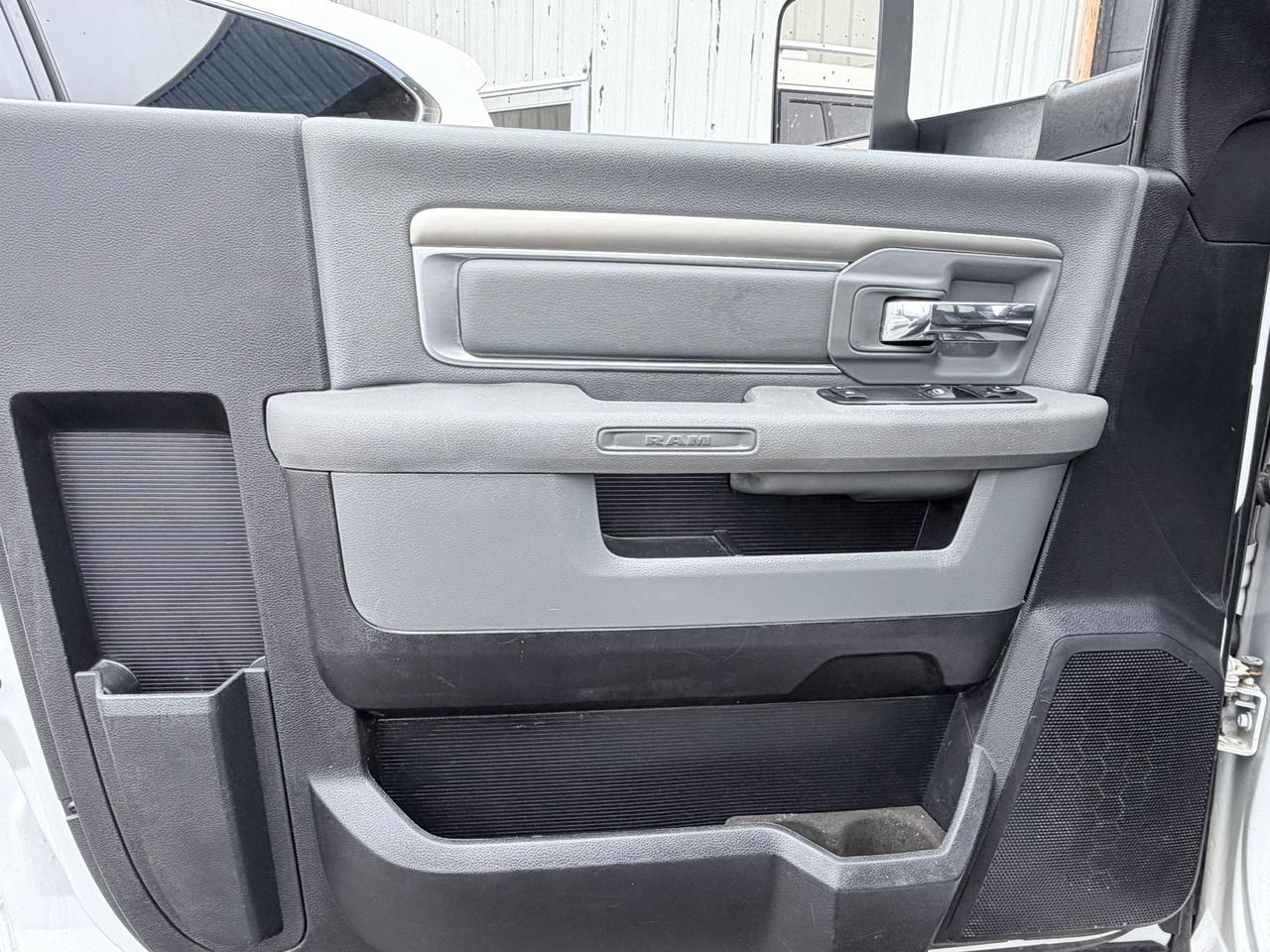 2016 RAM 5500 ST REGULAR CAB - CHASSIS BED Photo