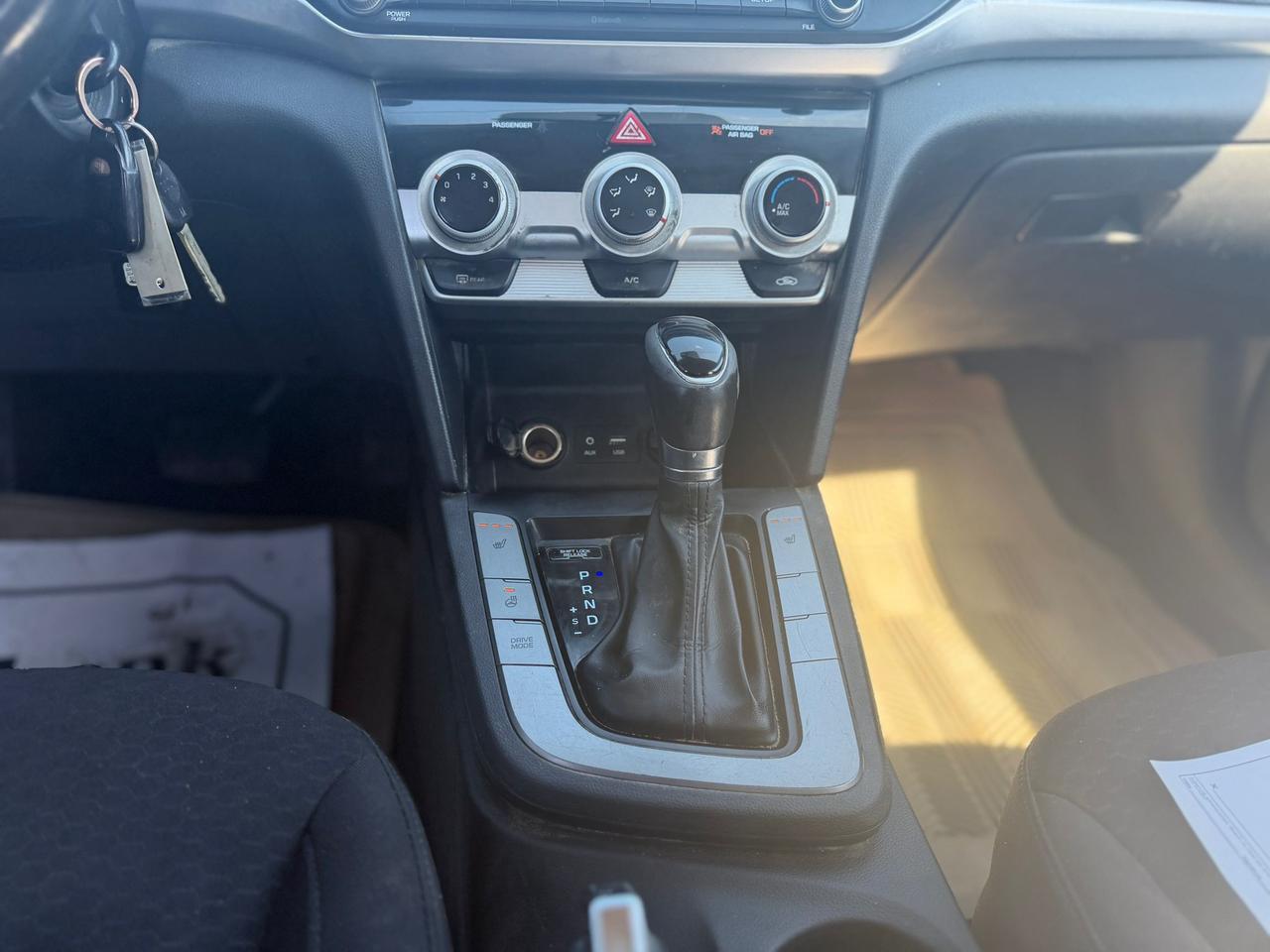 2020 Hyundai Elantra Limited Photo