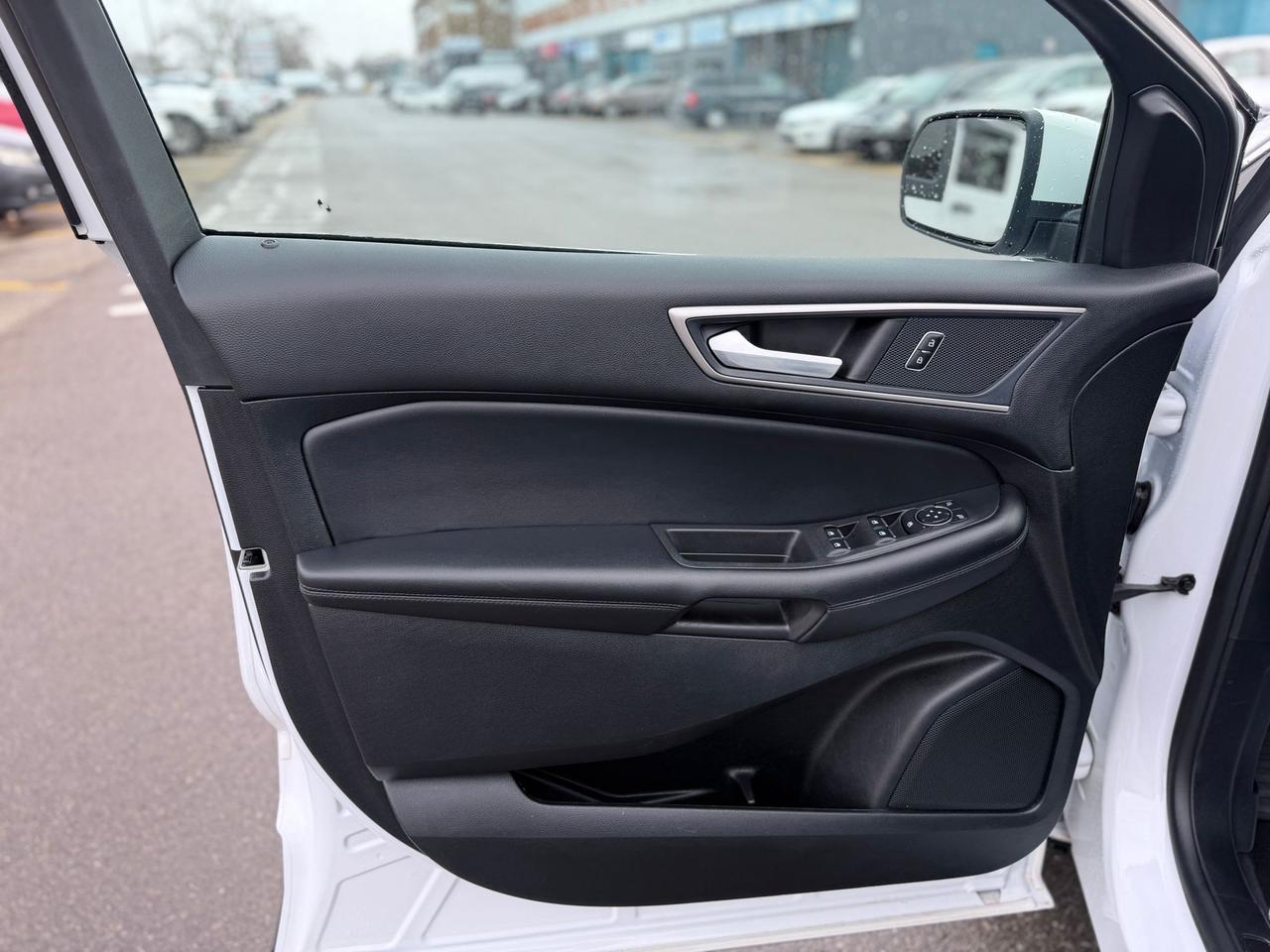 2023 Ford Edge SEL Photo