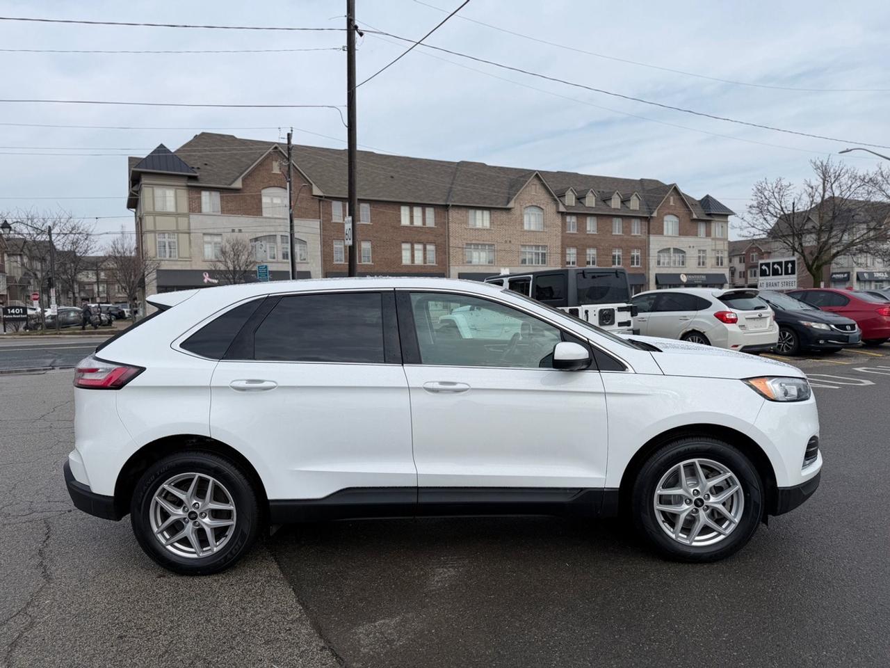 2023 Ford Edge SEL Photo