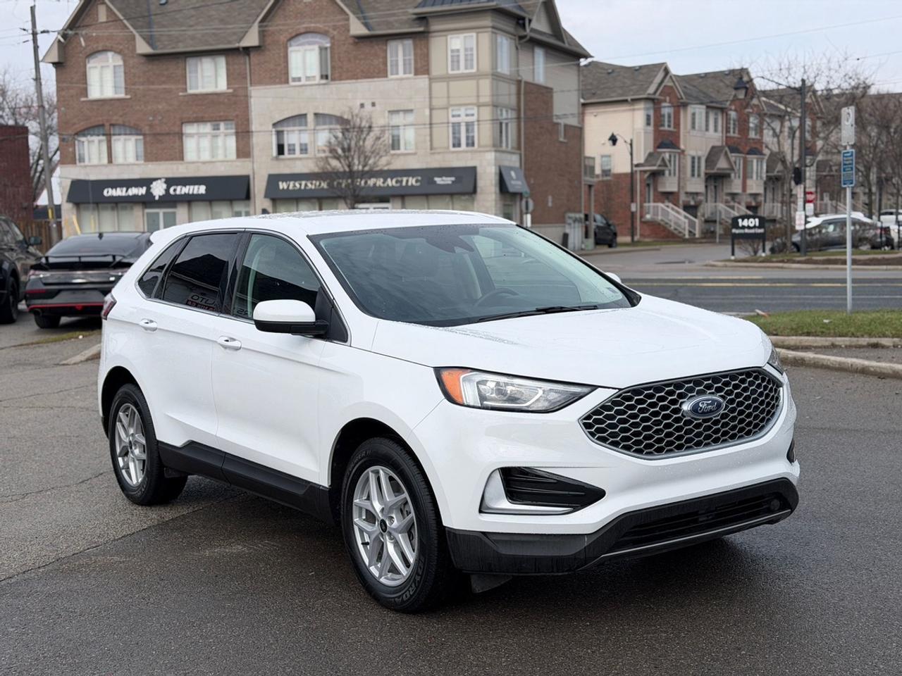 2023 Ford Edge SEL Photo2