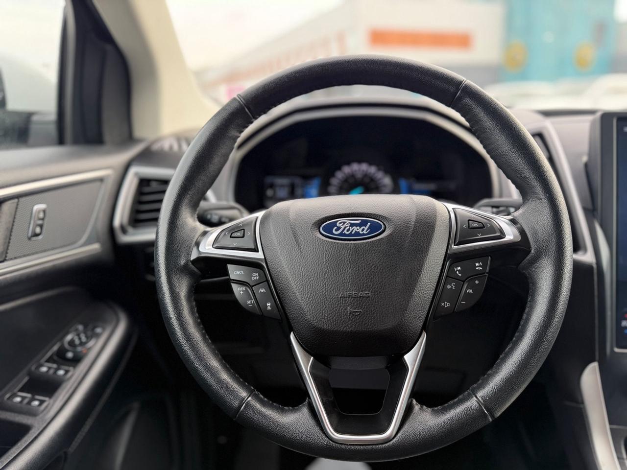 2023 Ford Edge SEL Photo