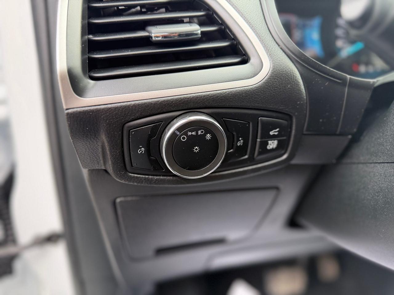 2023 Ford Edge SEL Photo