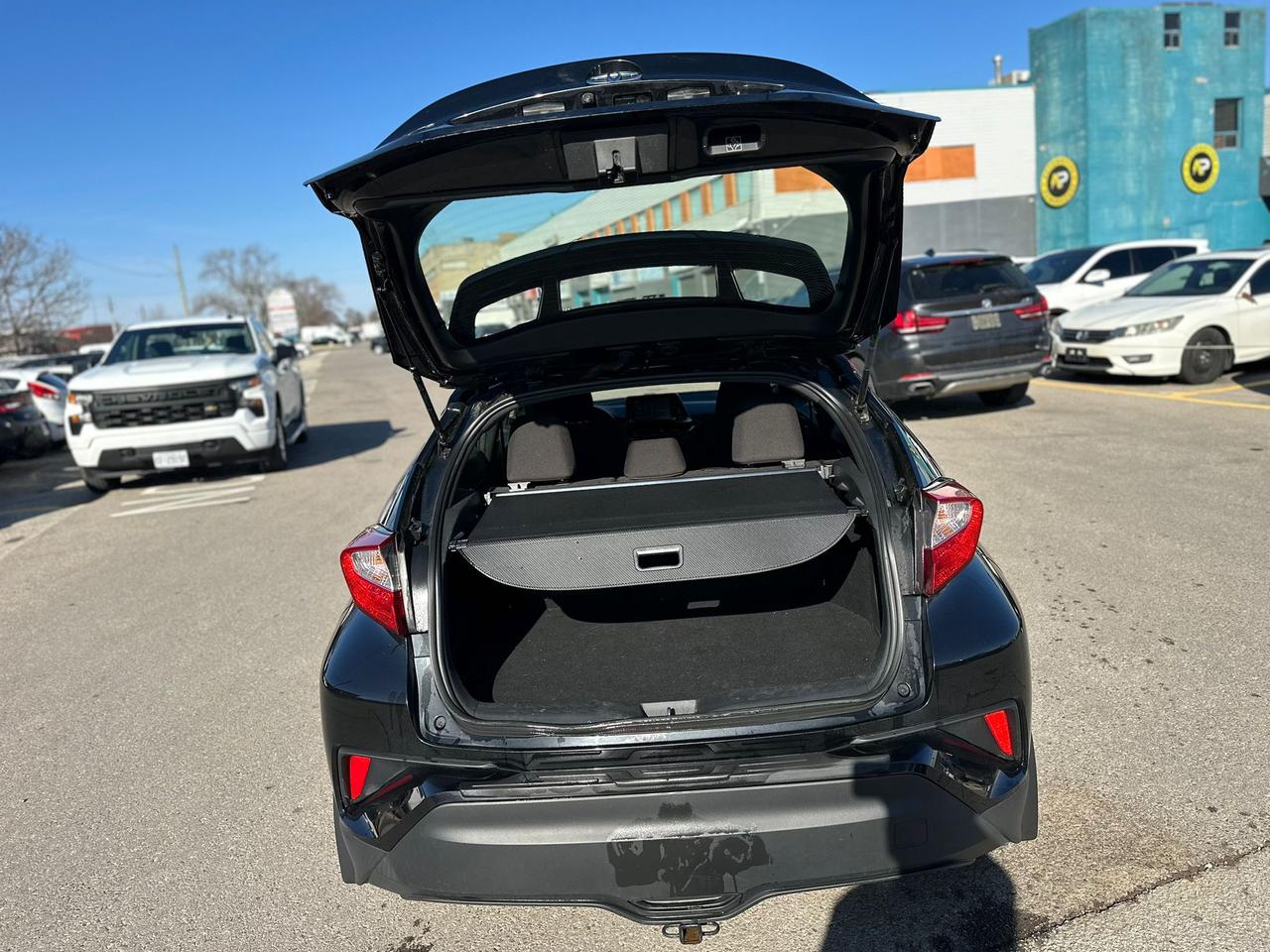 2019 Toyota C-HR XLE Photo