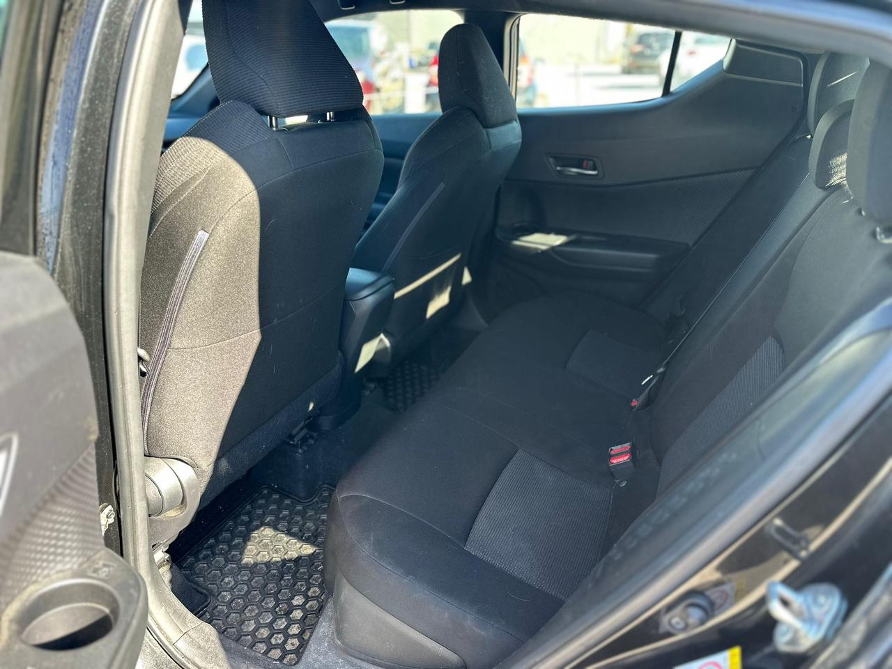 2019 Toyota C-HR XLE Photo