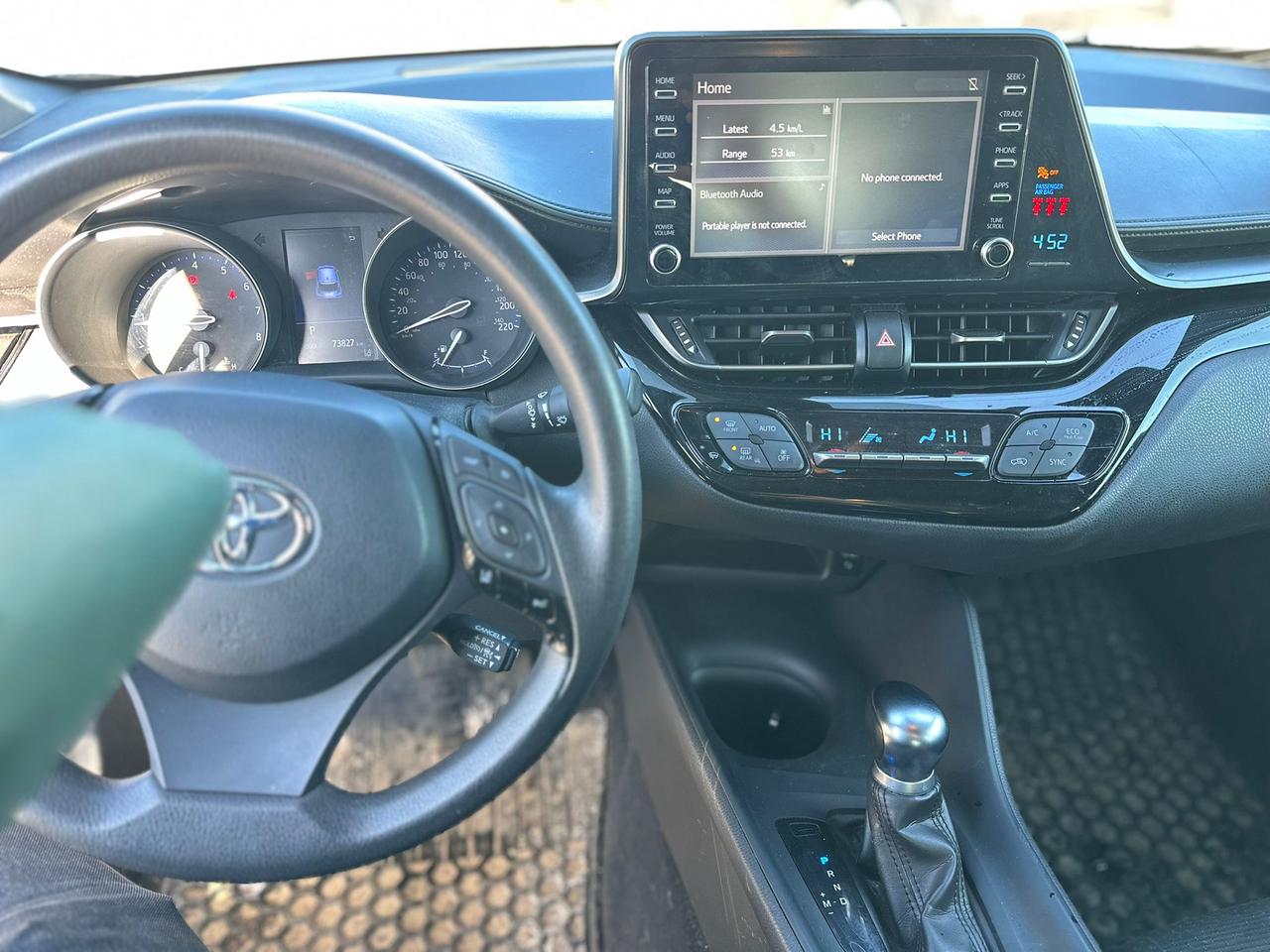 2019 Toyota C-HR XLE Photo