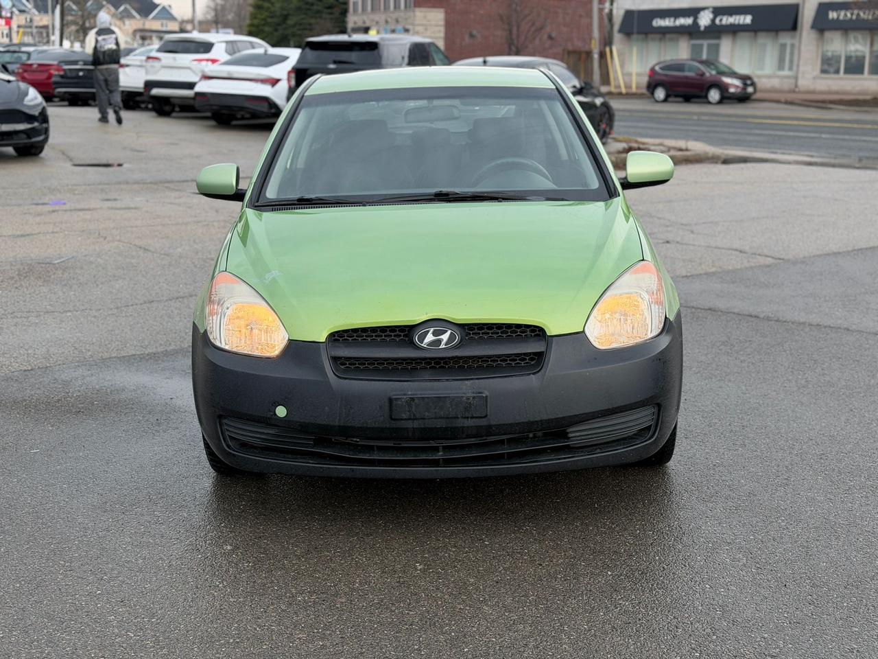 2010 Hyundai Accent SE Photo