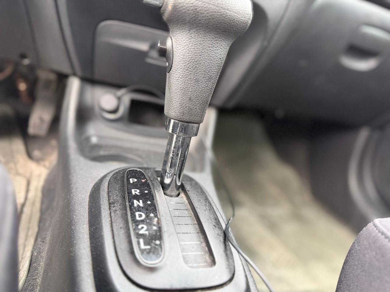 2010 Hyundai Accent SE Photo