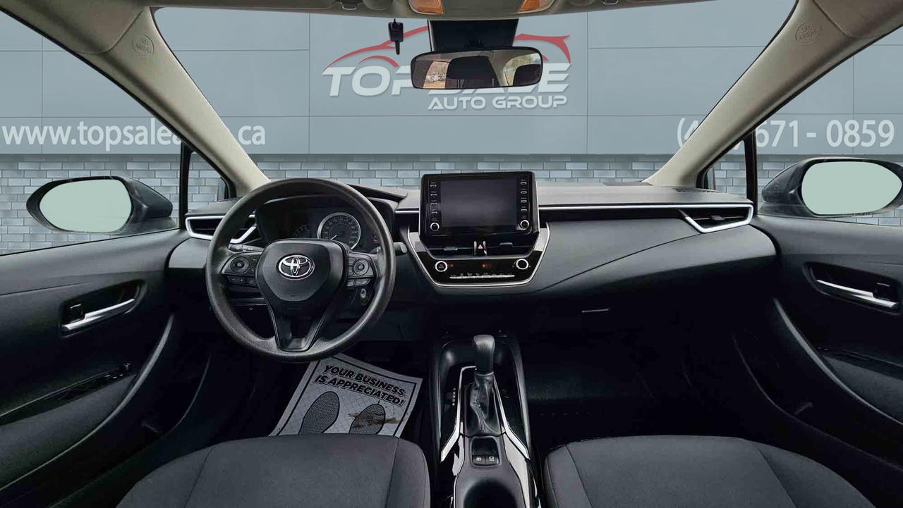 2020 Toyota Corolla LE Photo