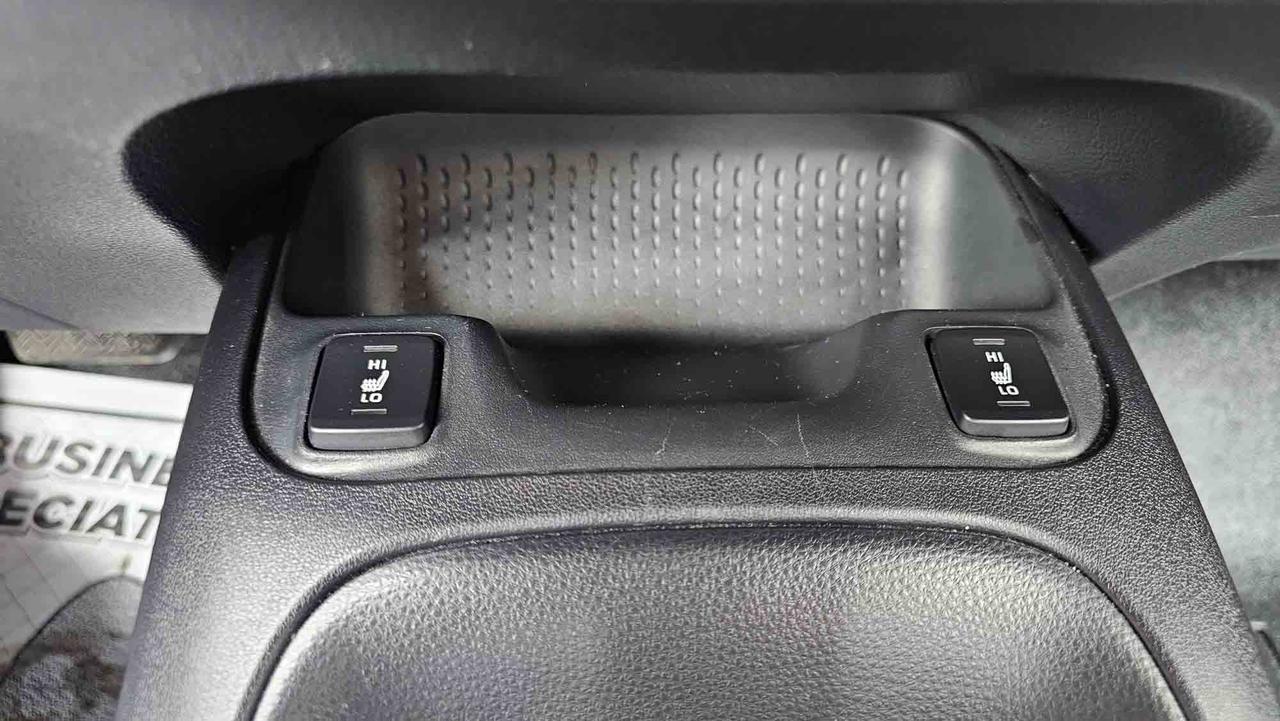 2020 Toyota Corolla LE Photo