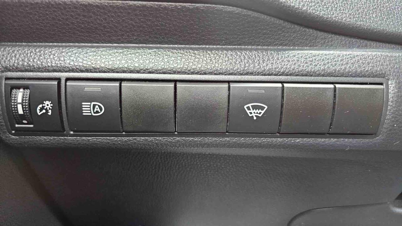 2020 Toyota Corolla LE Photo