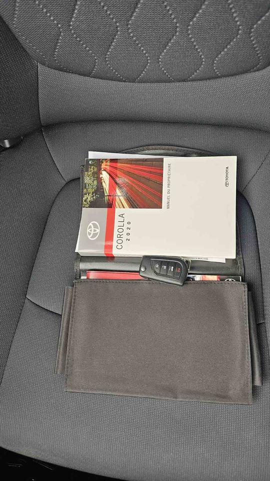 2020 Toyota Corolla LE Photo