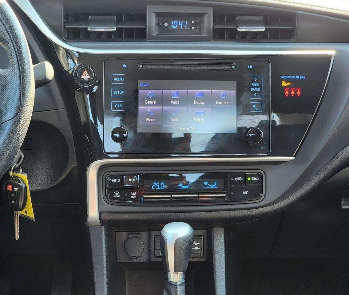 2019 Toyota Corolla LE ECO | No Accidents! Photo