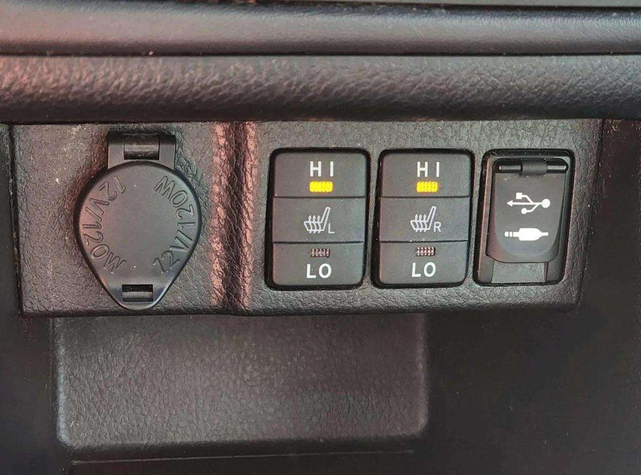 2019 Toyota Corolla LE ECO | No Accidents! Photo