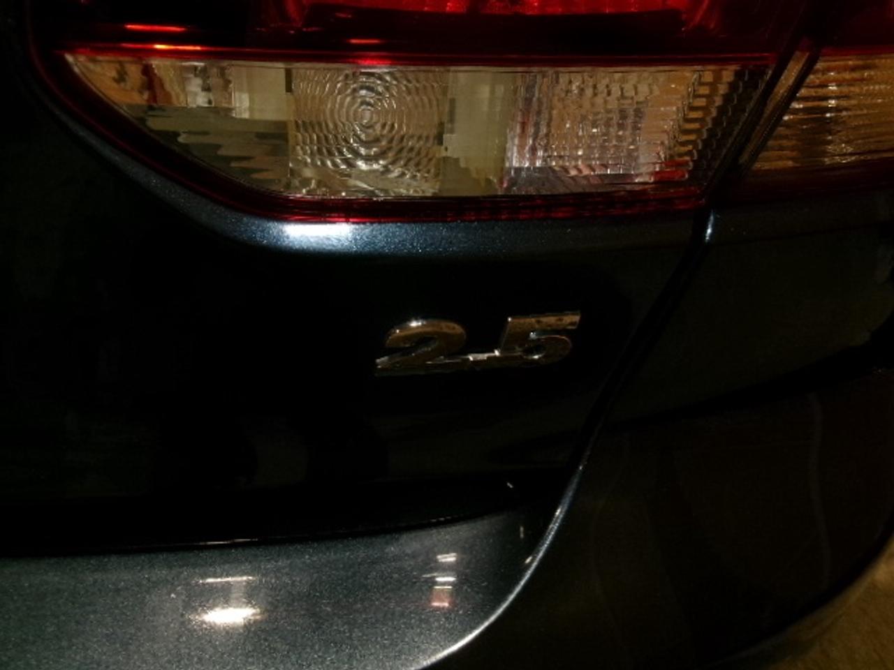 2011 Volkswagen Golf  Photo