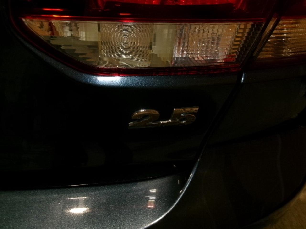 2011 Volkswagen Golf  Photo