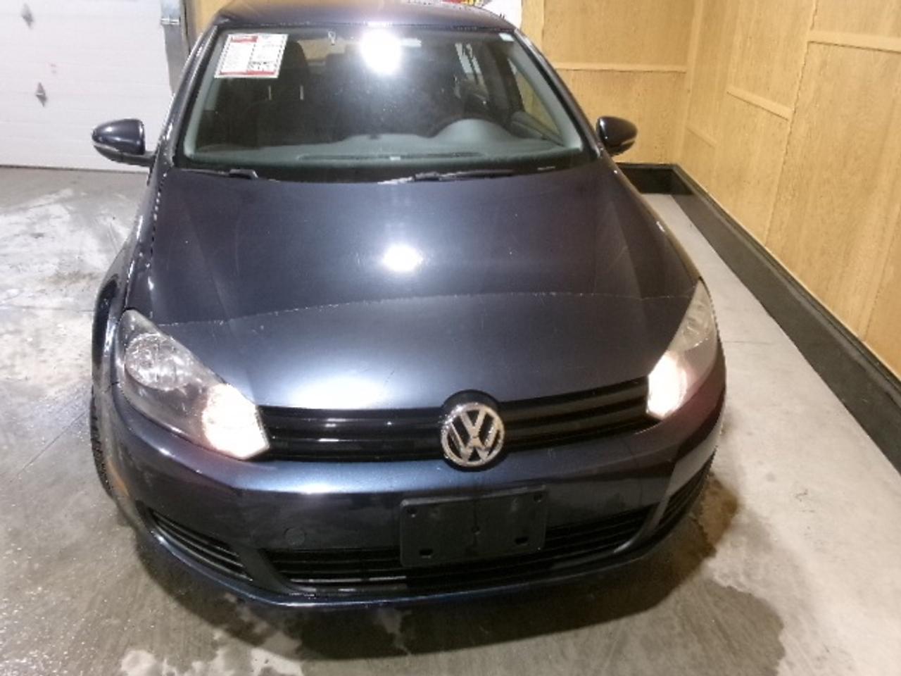 2011 Volkswagen Golf  Photo