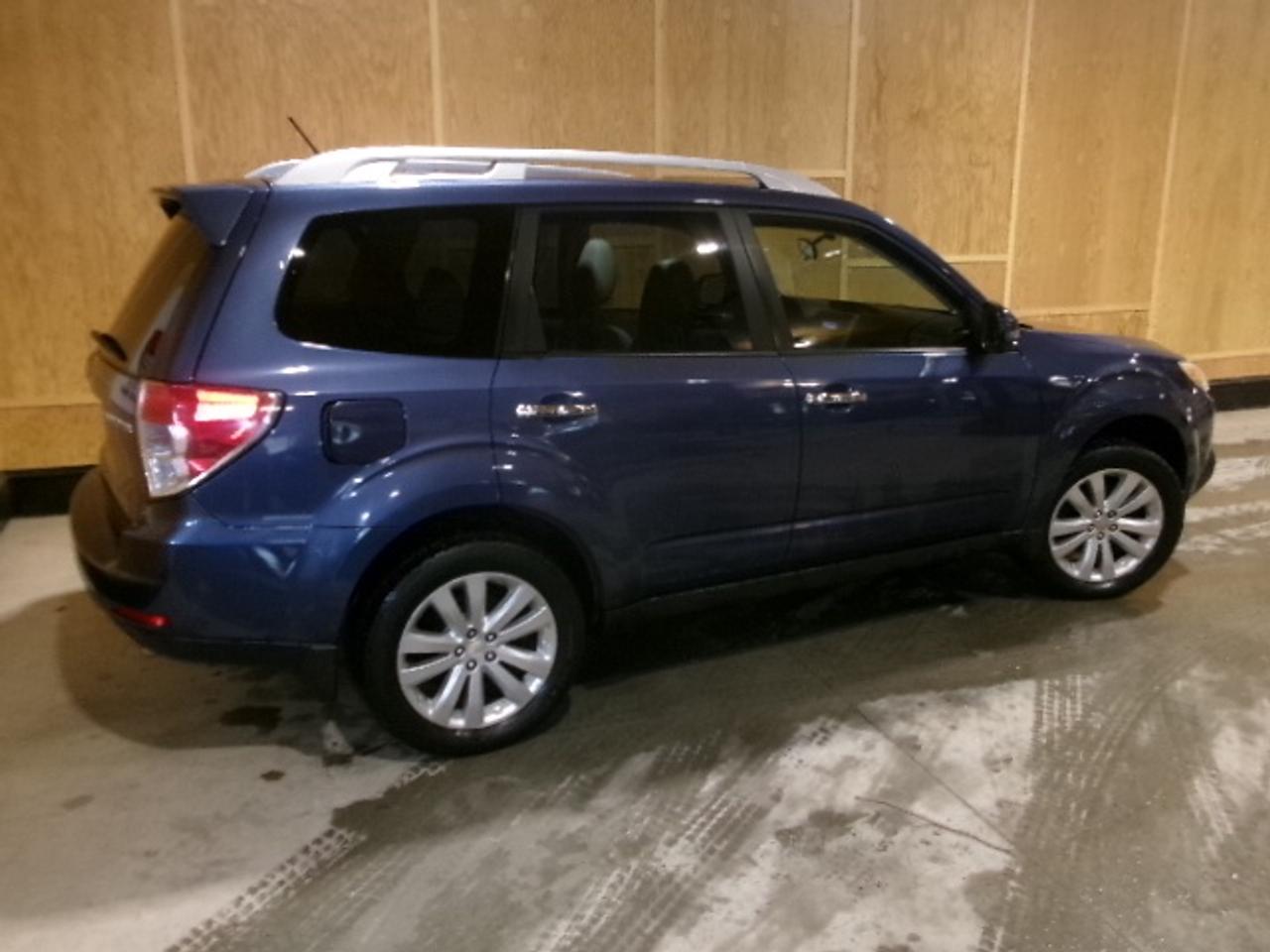 2012 Subaru Forester PREMIUM Photo