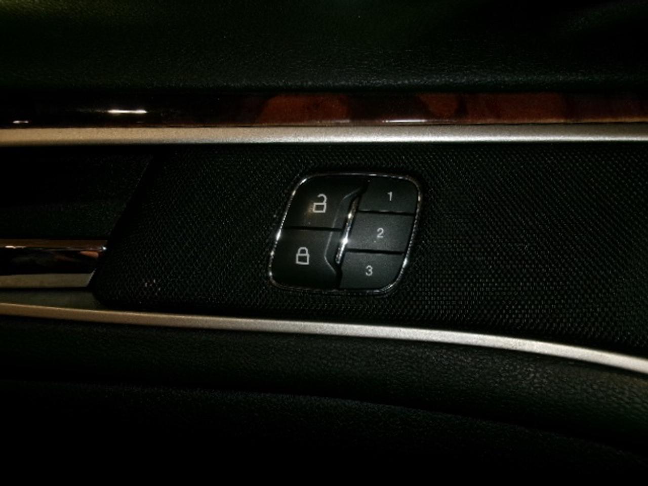 2013 Lincoln MKZ  Photo