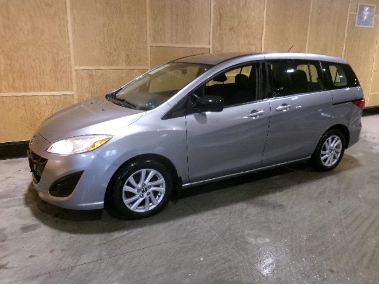 2013 Mazda MAZDA5 Touring Photo0
