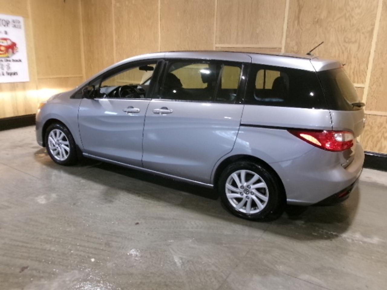 2013 Mazda MAZDA5 Touring Photo