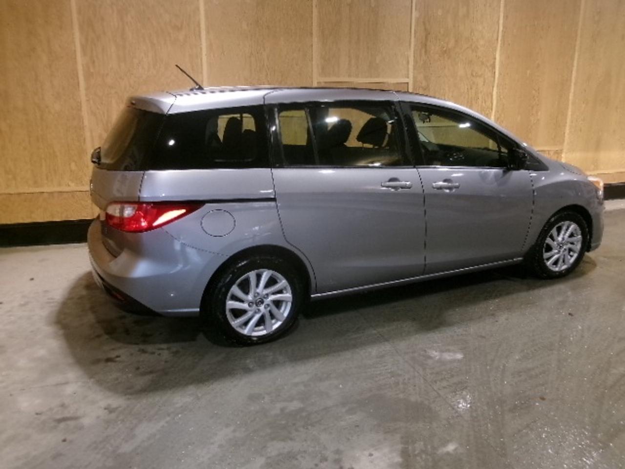 2013 Mazda MAZDA5 Touring Photo