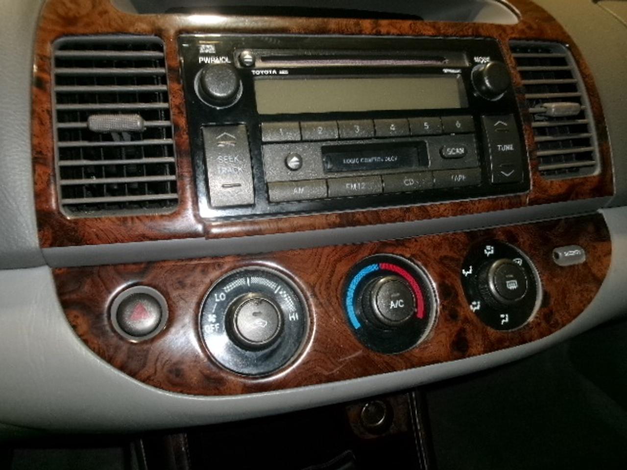 2002 Toyota Camry LE Photo