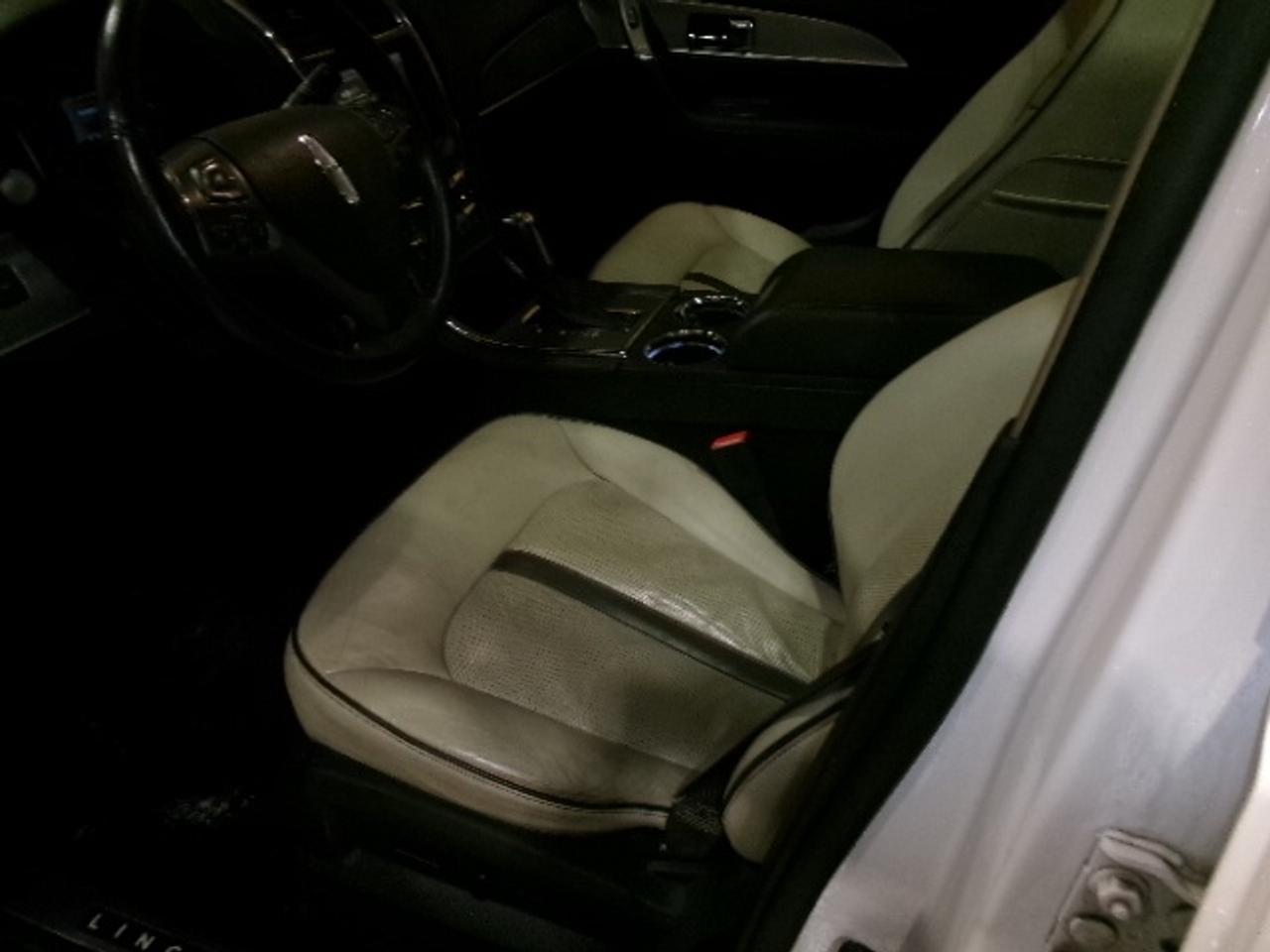 2014 Lincoln MKX Base Photo