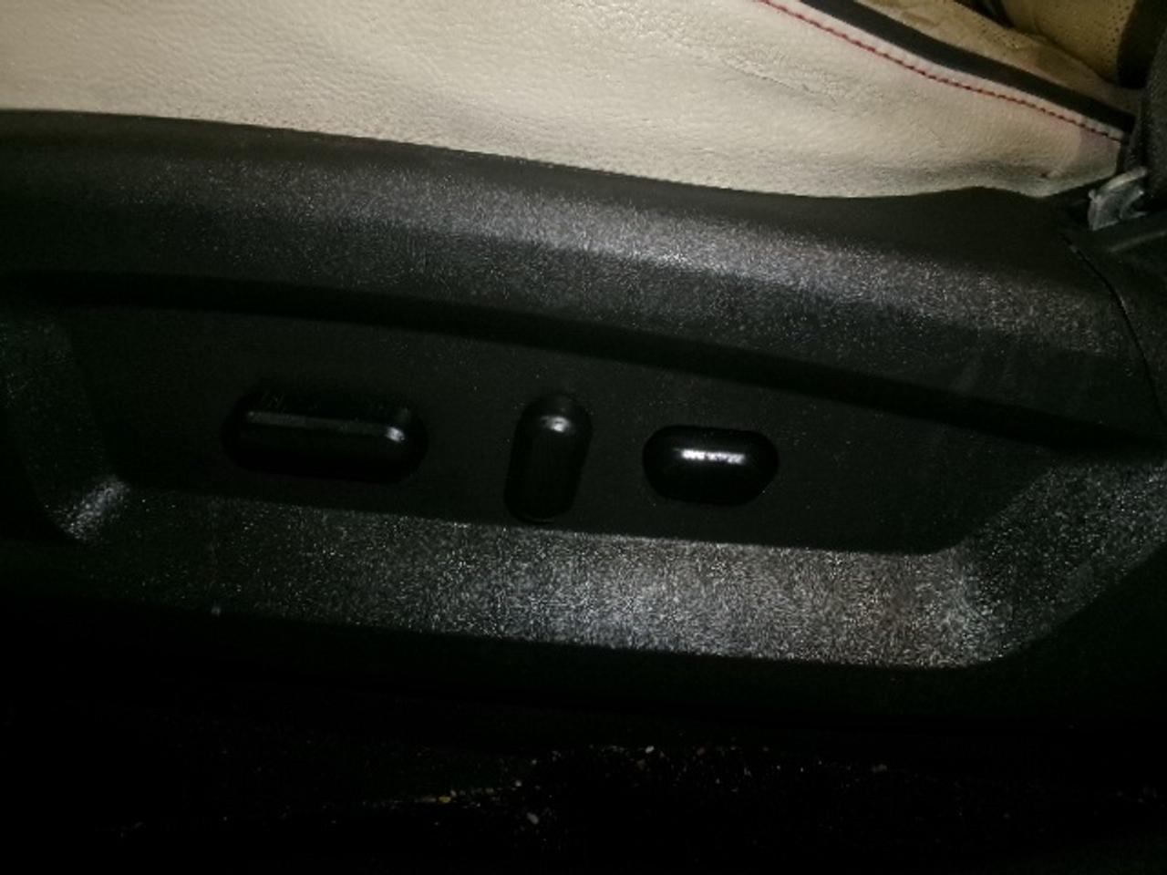 2014 Lincoln MKX Base Photo