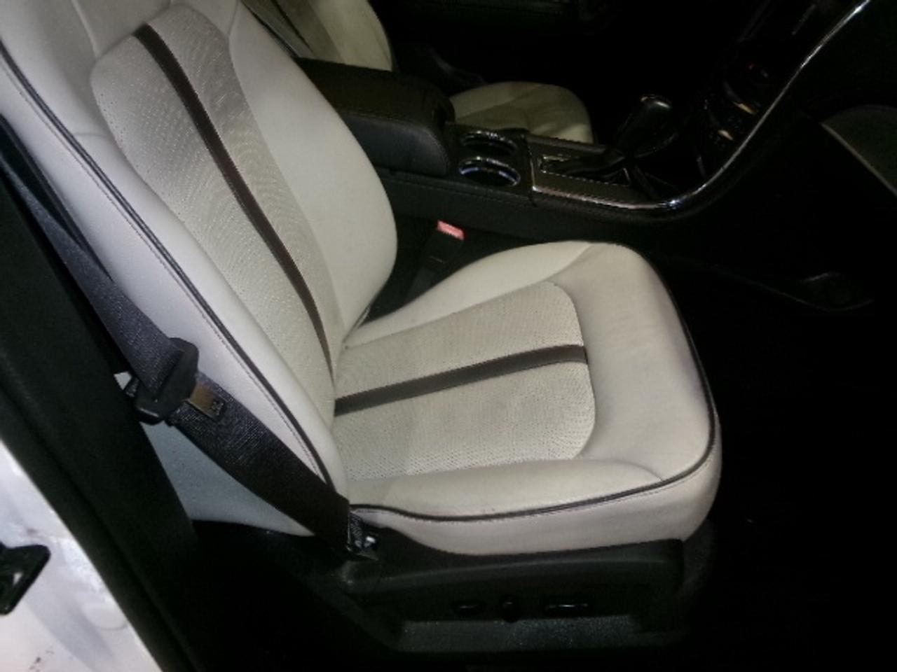 2014 Lincoln MKX Base Photo