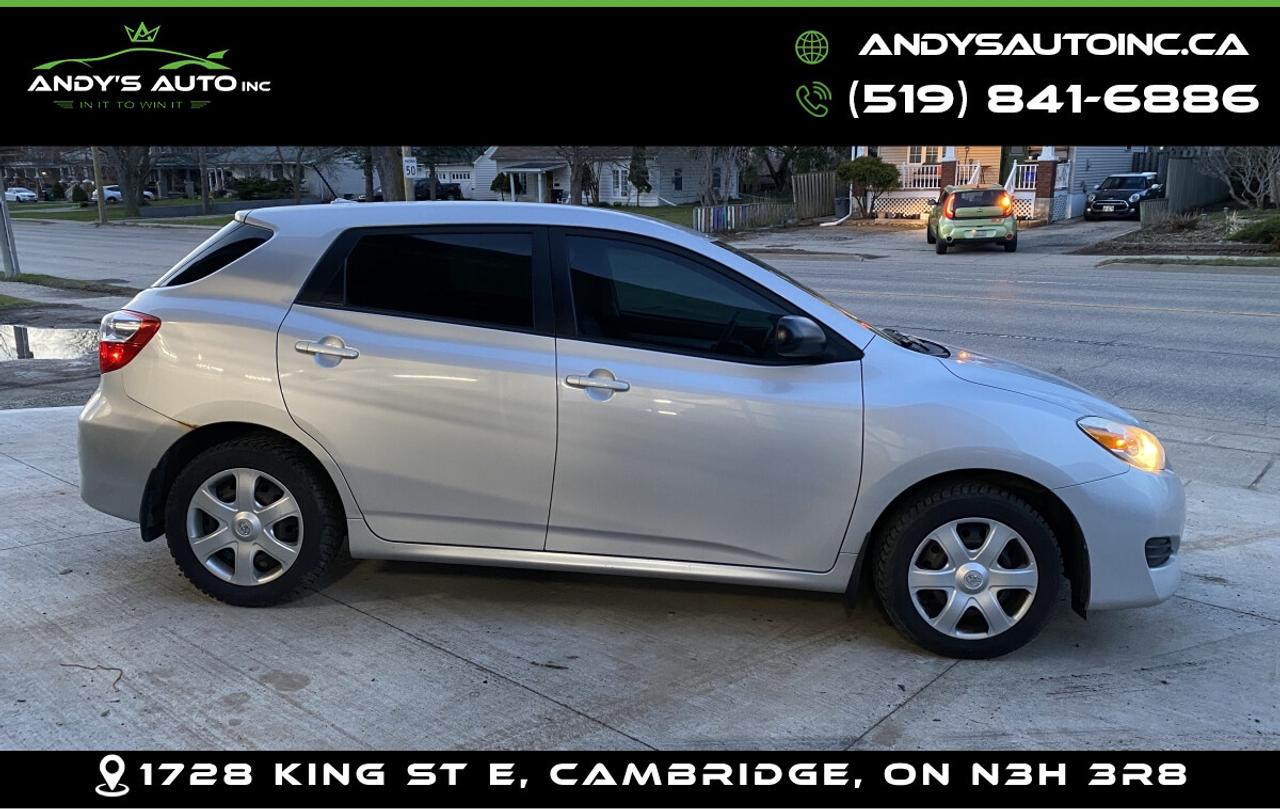 2010 Toyota Matrix AUTO ! LOW KMS ! NO ACCIDENTS Photo