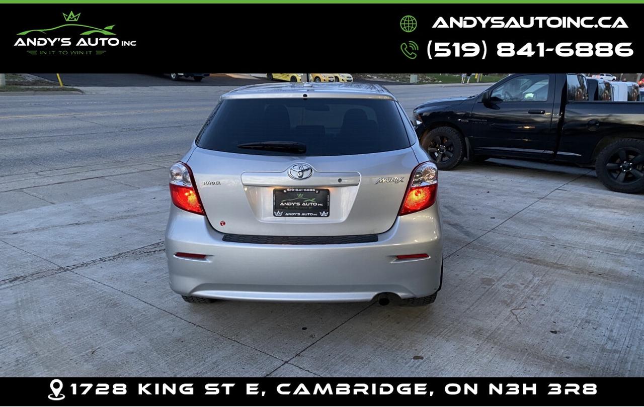 2010 Toyota Matrix AUTO ! LOW KMS ! NO ACCIDENTS Photo