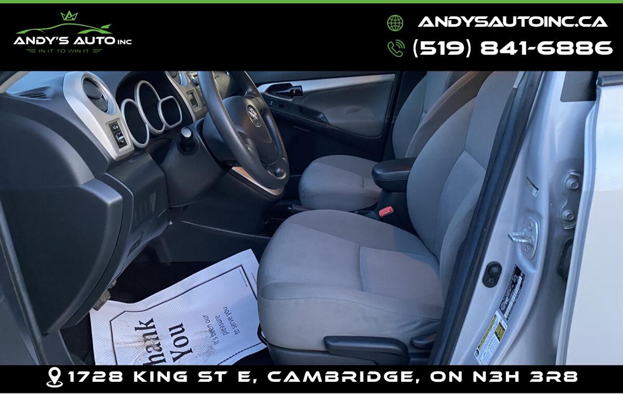2010 Toyota Matrix AUTO ! LOW KMS ! NO ACCIDENTS Photo