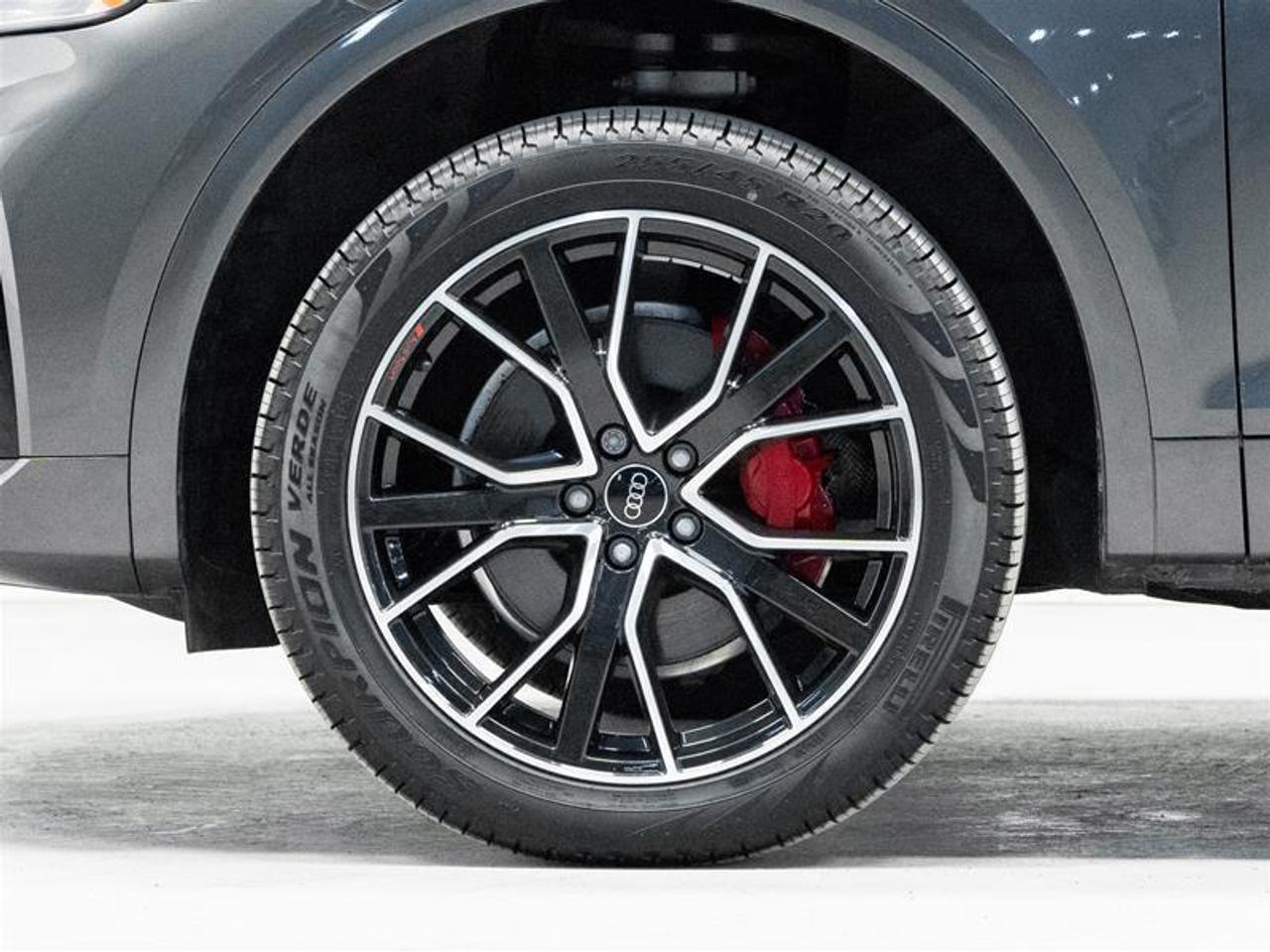 2025 Audi Q5 45 Progressiv 4dr All-Wheel Drive quattro Sportback Photo4