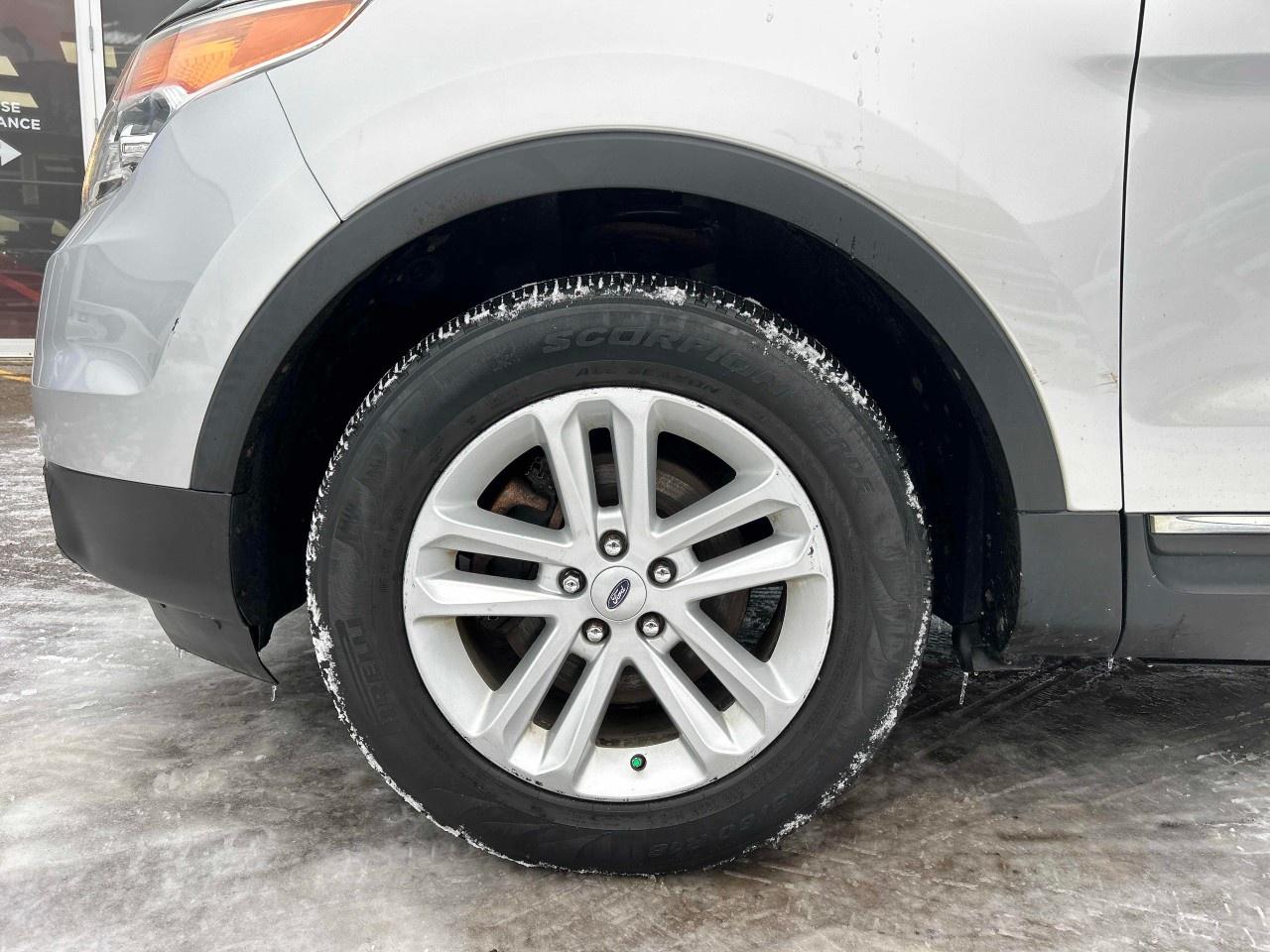 2012 Ford Explorer 4WD 4dr XLT Photo3