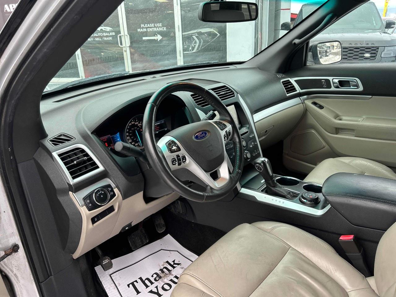 2012 Ford Explorer 4WD 4dr XLT Photo4