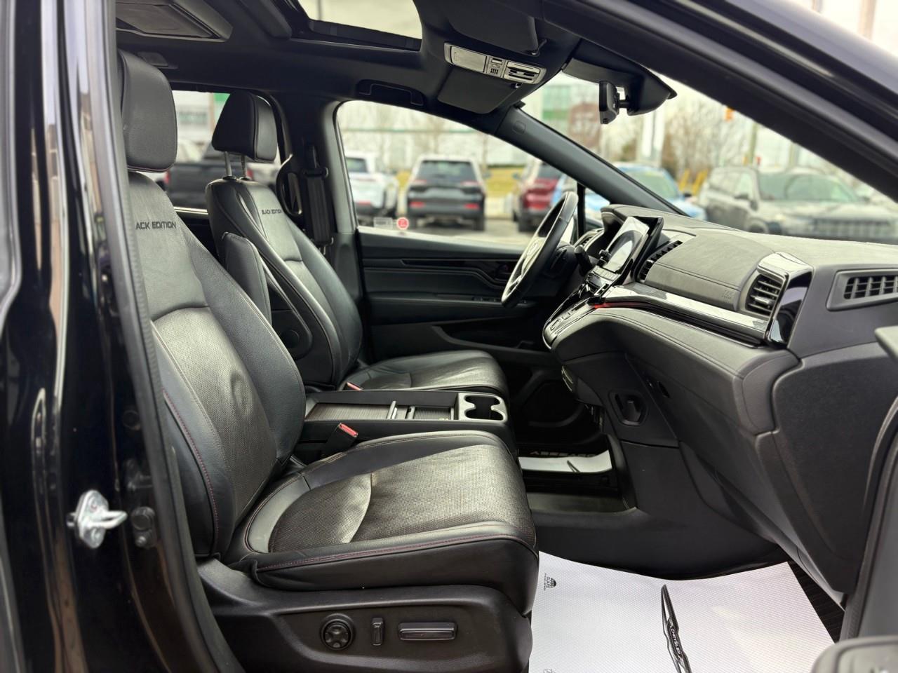 2023 Honda Odyssey Black Edition Passenger Van Photo