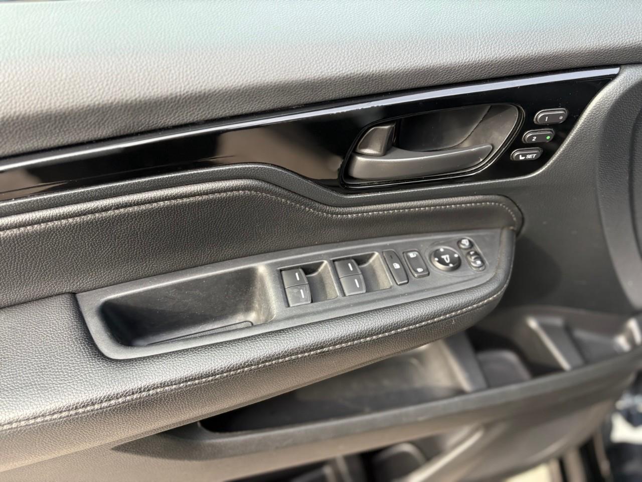 2023 Honda Odyssey Black Edition Passenger Van Photo