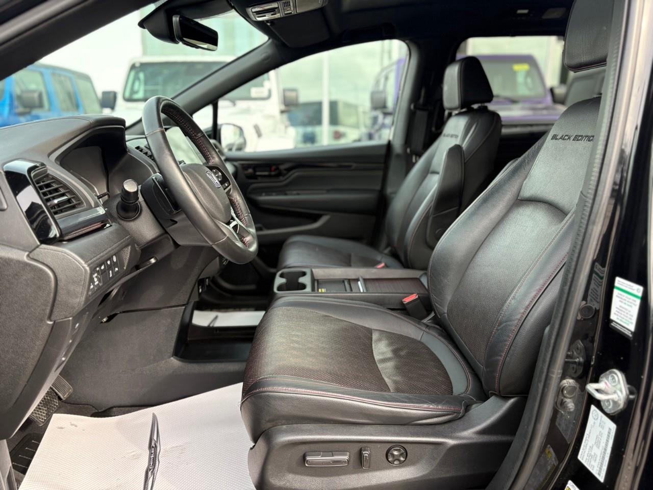 2023 Honda Odyssey Black Edition Passenger Van Photo