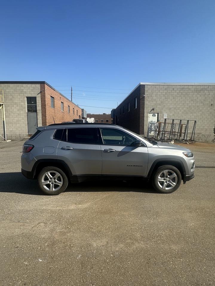 2023 Jeep Compass North 4x4/ALLOYS/NAV Photo