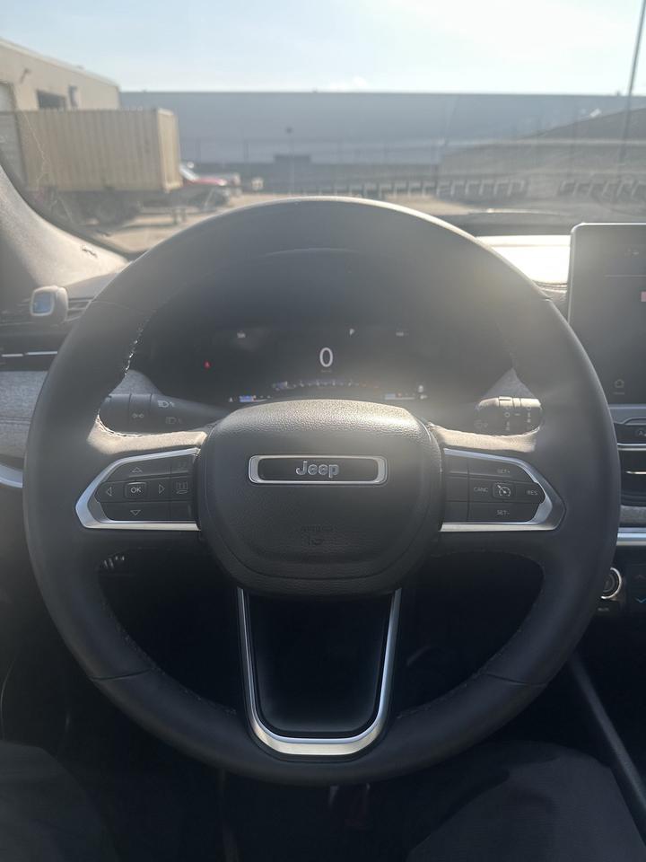 2023 Jeep Compass North 4x4/ALLOYS/NAV Photo