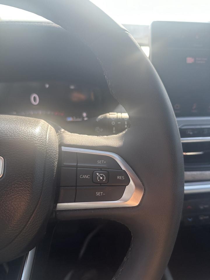 2023 Jeep Compass North 4x4/ALLOYS/NAV Photo