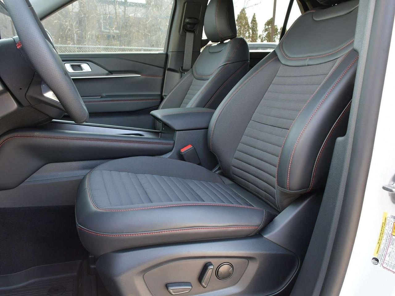 2026 Ford Explorer ST-Line Photo
