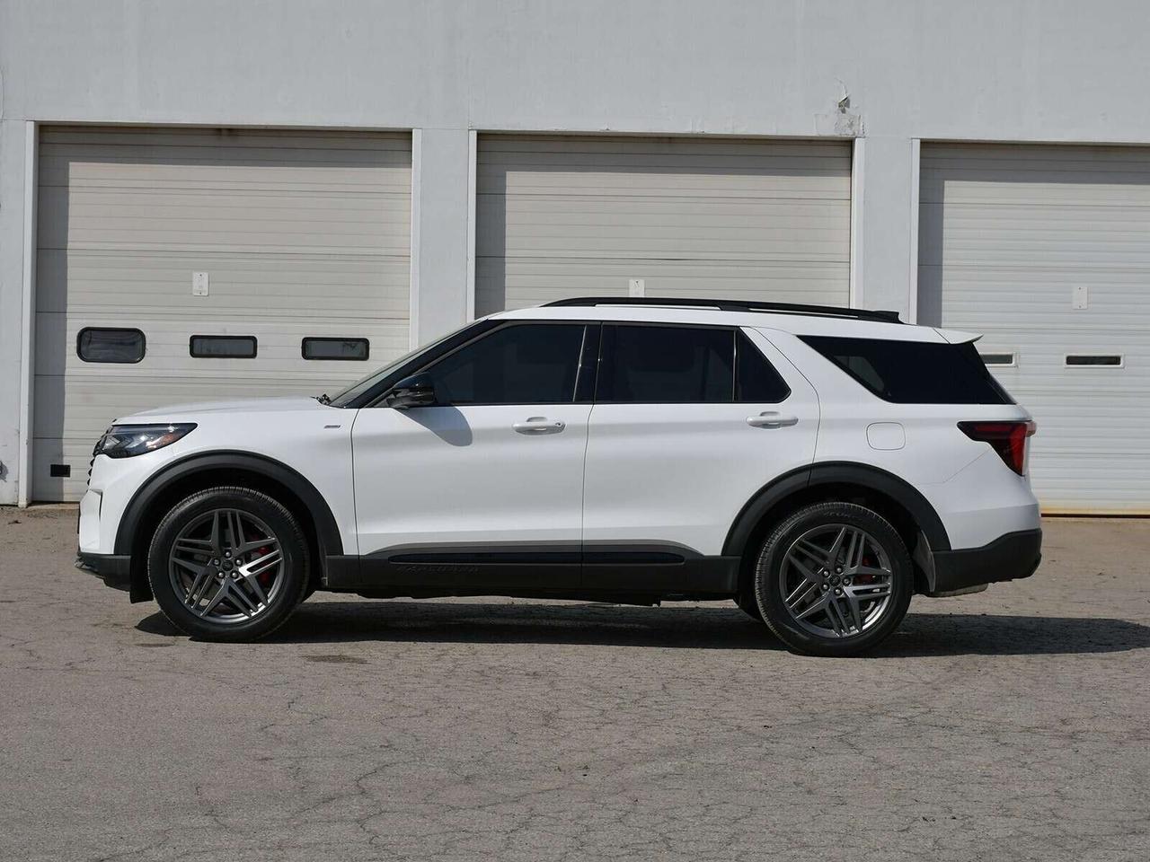 2026 Ford Explorer ST-Line Photo4