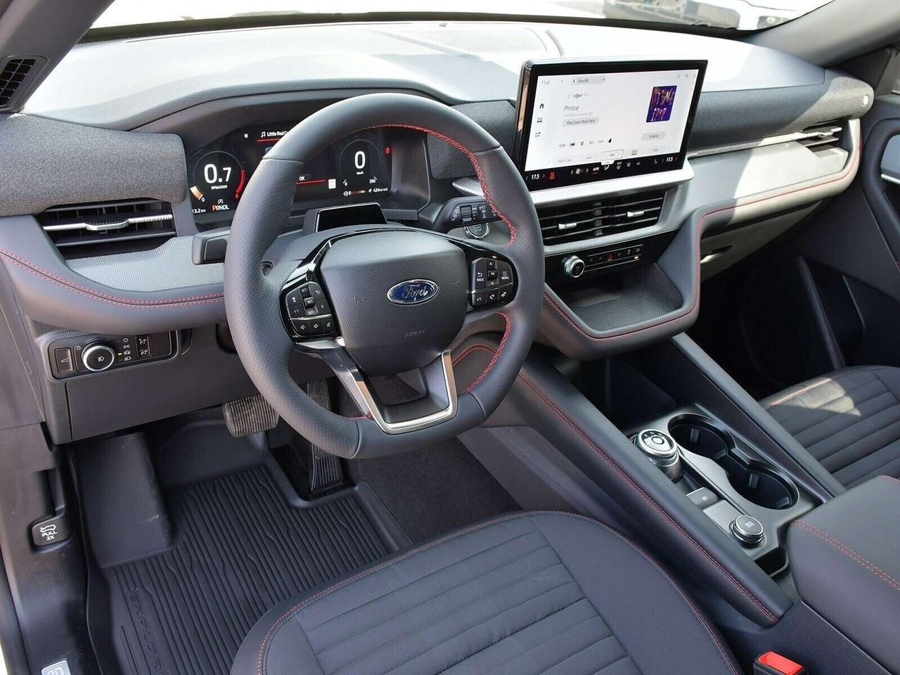 2026 Ford Explorer ST-Line Photo