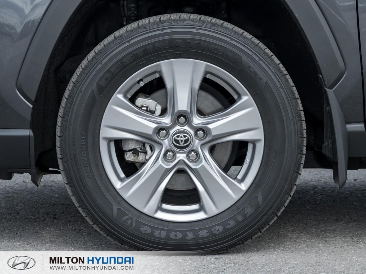 2025 Toyota RAV4 Hybrid XLE 4dr All-Wheel Drive Photo3